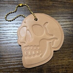 KMM & Co Leather Natural Essex Skull Keychain